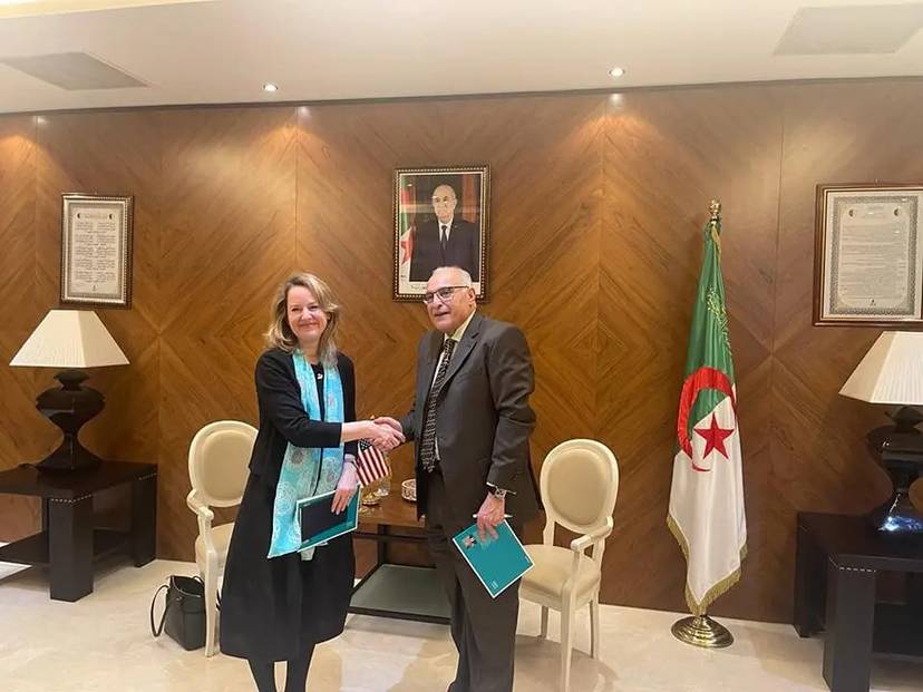 السيد أحمد عطاف يستقبل نائبة المدير العام للمنظمة الدولية للهجرة